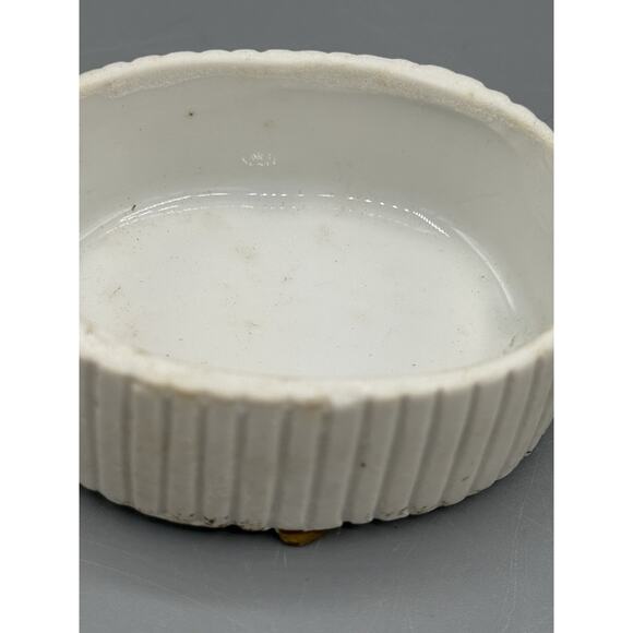 Vintage Porcelain Owl Couple Trinket Box with Roses – 4.5” Tall - Picture 5 of 7